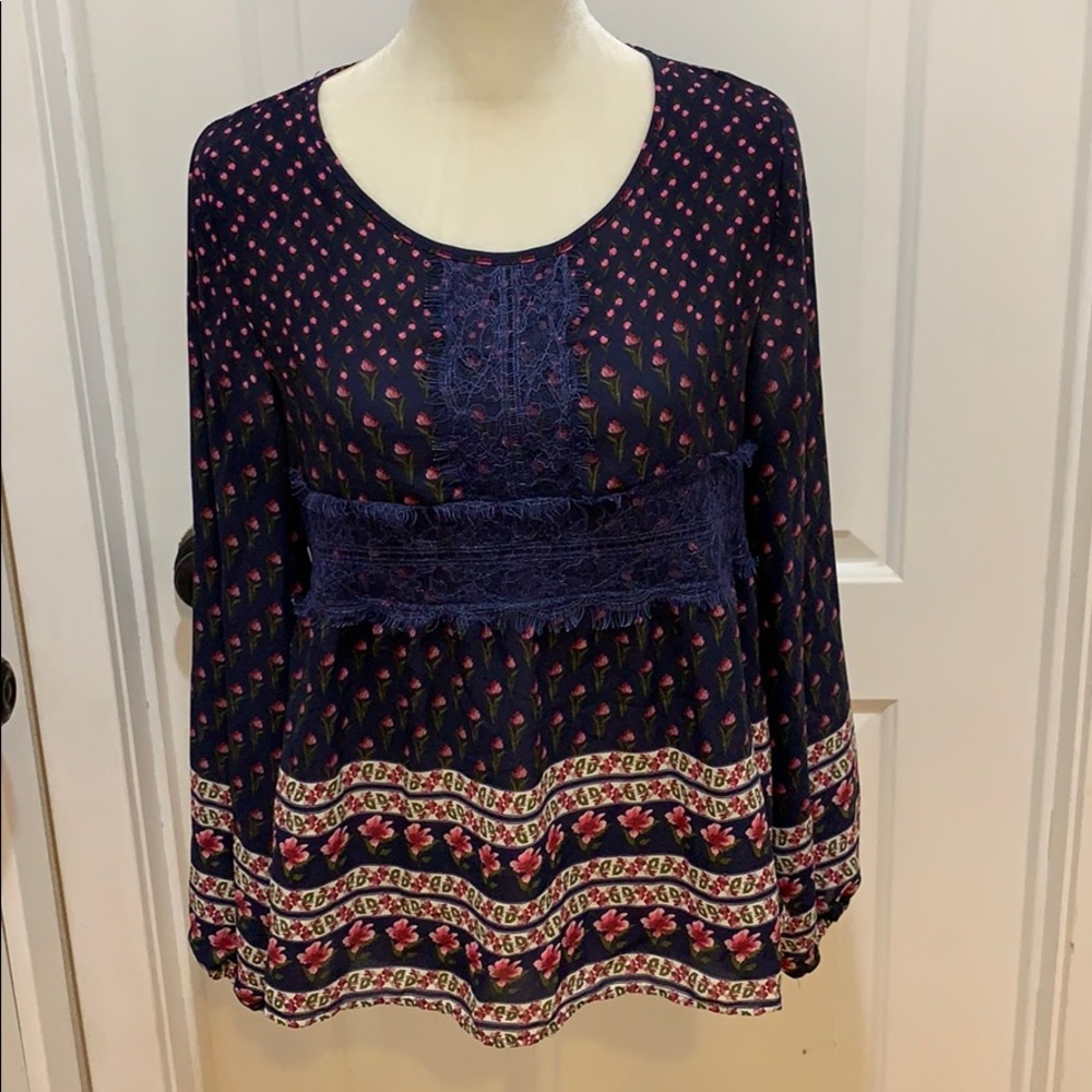 Taylor & Sage top